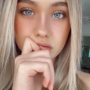 Meet your Posher, Holly